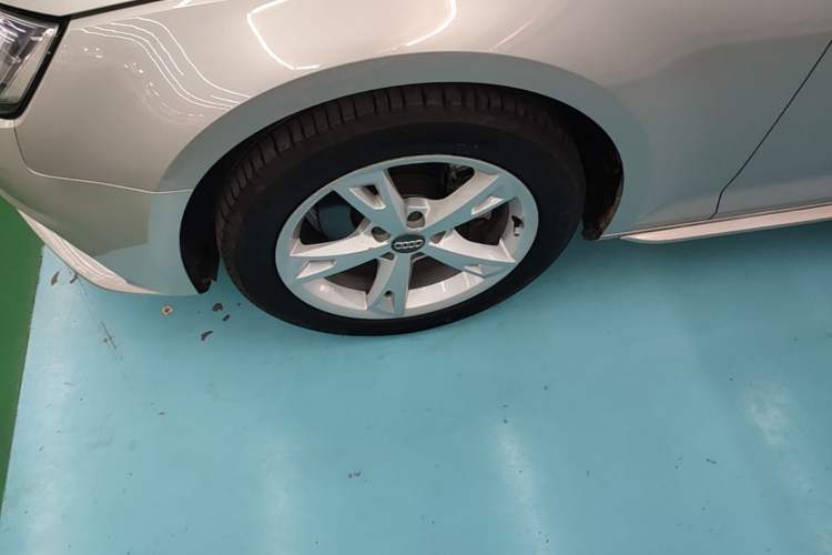 Used Audi A4L 2017 Plus 40 TFSI Fashion Model Left Front Wheel Hub