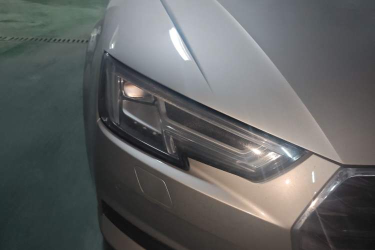 Used Audi A4L 2017 40 TFSI Fashion Model Right Front Headlight