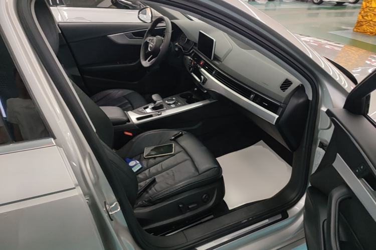 Used Audi A4L 2017 Plus 40 TFSI Fashion Model Right Front Seat