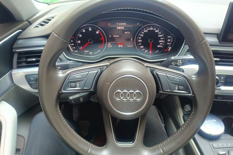 Used Audi A4L 2017 Plus 40 TFSI Fashion Model Steering Wheel