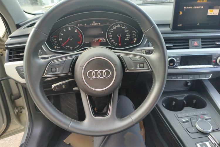 Used Audi A4L 2017 Plus 40 TFSI Fashion Model Steering Wheel
