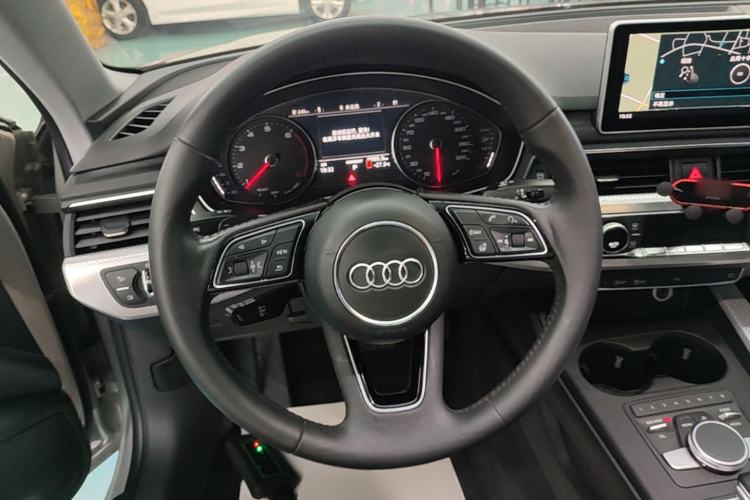 Used Audi A4L 2017 Plus 40 TFSI Fashion Model Steering Wheel