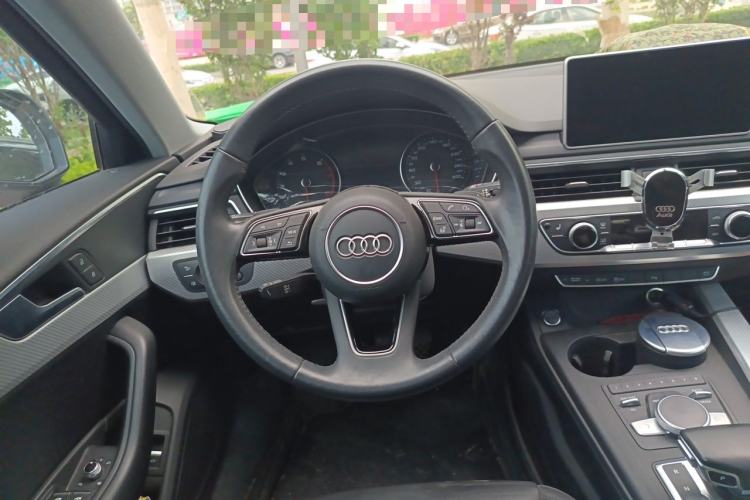 Used Audi A4L 2017 40 TFSI Fashion Model Steering Wheel