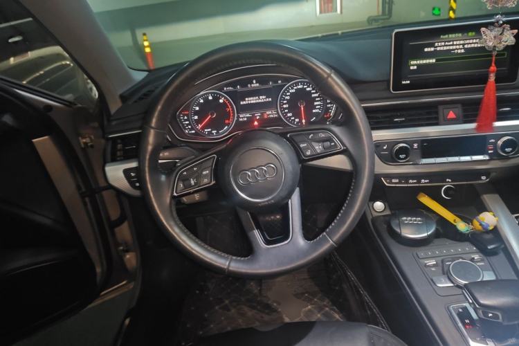 Used Audi A4L 2017 40 TFSI Fashion Model Steering Wheel