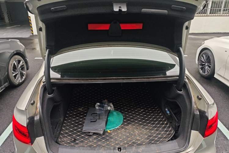 Used Audi A4L 2017 40 TFSI Fashion Model Trunk