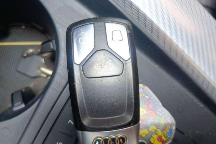 Used Audi A4L 2017 Plus 40 TFSI Fashion Model Vehicle Key