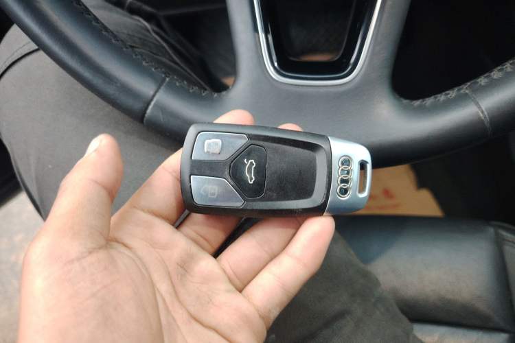 Used Audi A4L 2017 40 TFSI Style Edition Vehicle Key