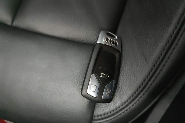 Used Audi A4L 2017 Plus 40 TFSI Fashion Model Vehicle Key