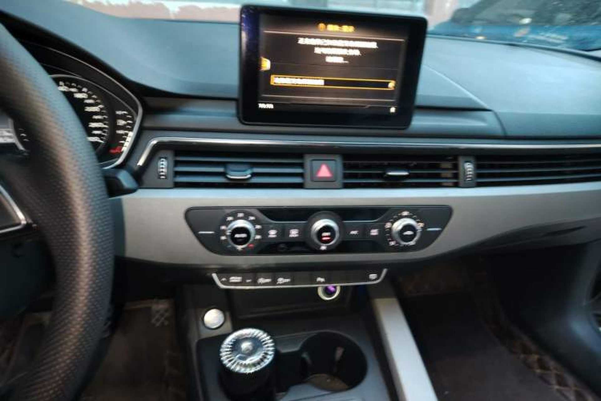 Used Audi A4L 2018 30th Anniversary Edition 40 TFSI Trendy Model Audio And AC Panel