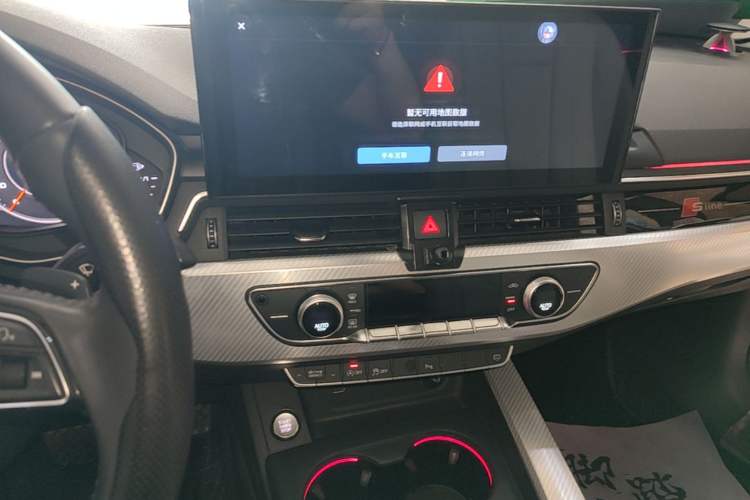 Used Audi A4L 2018 30th Anniversary Edition 40 TFSI Fashion Model Audio And AC Panel