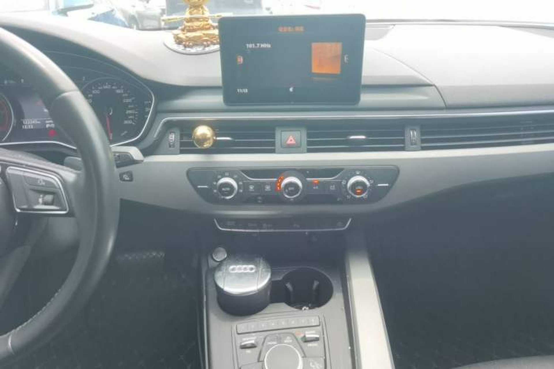 Used Audi A4L 2018 30th Anniversary Edition 40 TFSI Trendy Model Audio And AC Panel