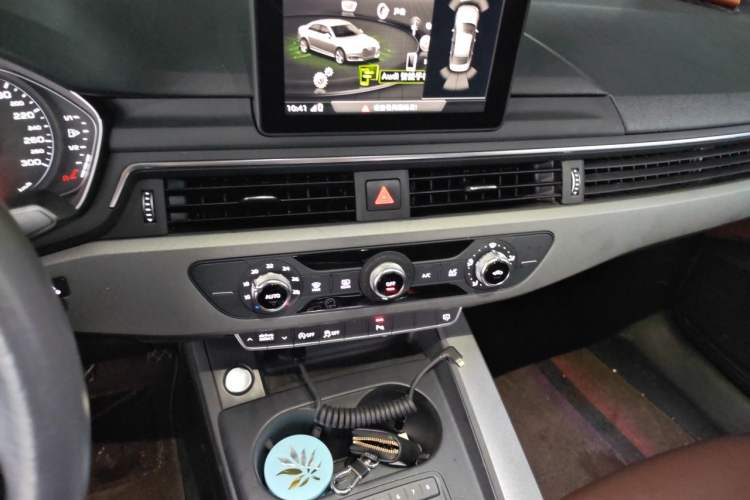 Used Audi A4L 2018 30th Anniversary Edition 40 TFSI Trendy Model Audio And AC Panel