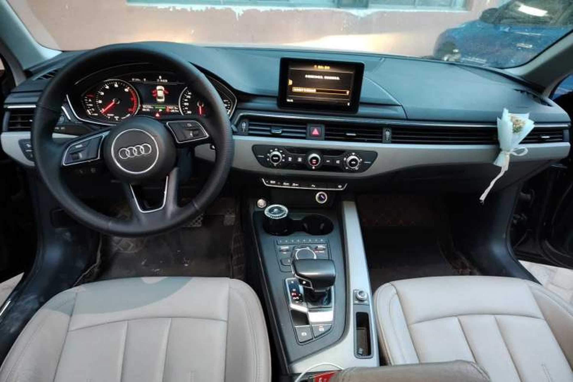 Used Audi A4L 2018 30th Anniversary Edition 40 TFSI Trendy Model Center Console