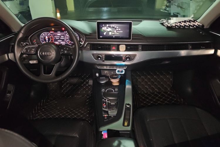 Used Audi A4L 2018 30th Anniversary Edition 40 TFSI Fashion Model Center Console