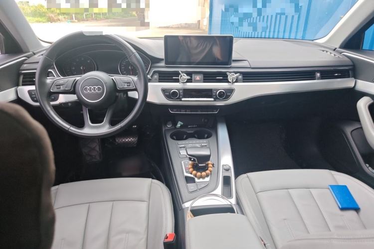Used Audi A4L 2018 30th Anniversary Edition 40 TFSI Fashion Model Center Console