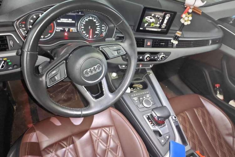 Used Audi A4L 2018 30th Anniversary Edition 40 TFSI Trendy Model Center Console