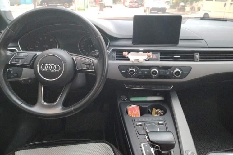 Used Audi A4L 2018 30th Anniversary Edition 40 TFSI Trendy Model Center Console