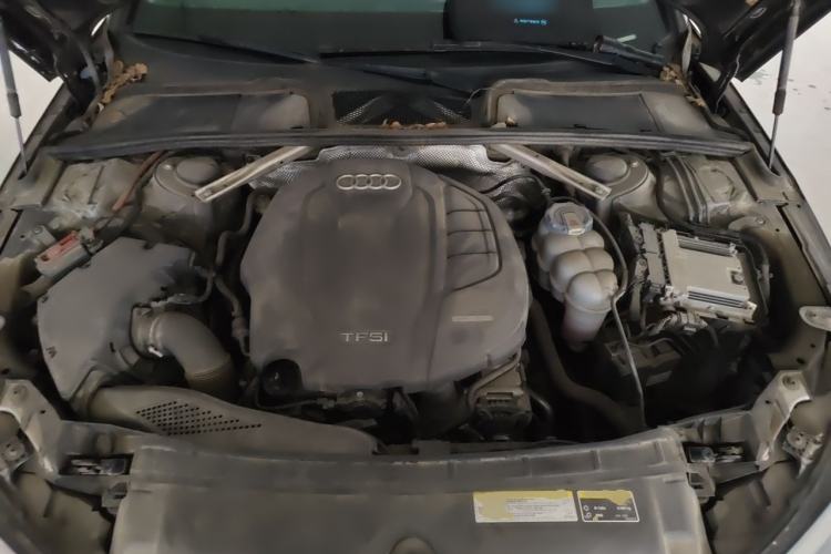 Used Audi A4L 2018 30th Anniversary Edition 40 TFSI Fashion Model Engine Bay