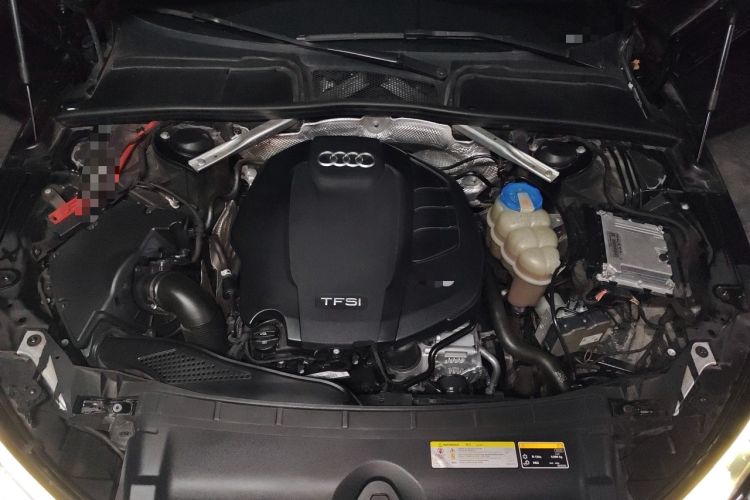 Used Audi A4L 2018 30th Anniversary Edition 40 TFSI Fashion Model Engine Bay
