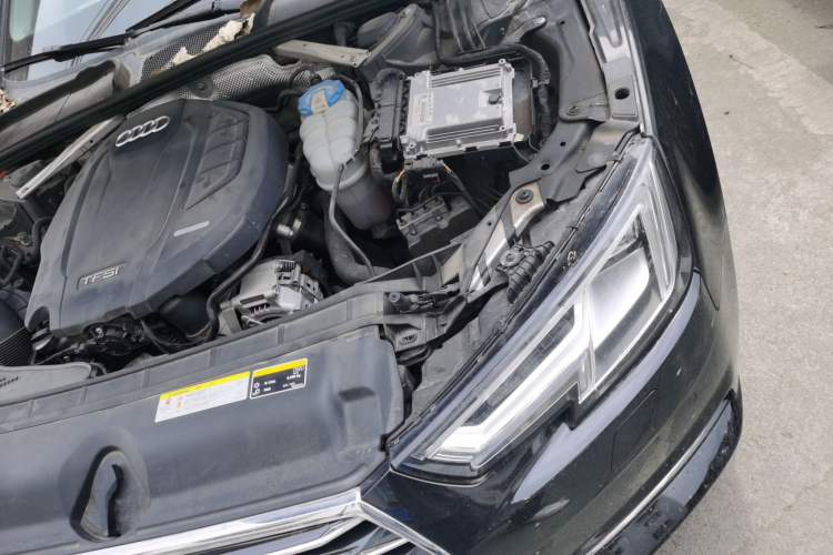 Used Audi A4L 2018 30th Anniversary Edition 40 TFSI Trendy Model Engine Bay Left