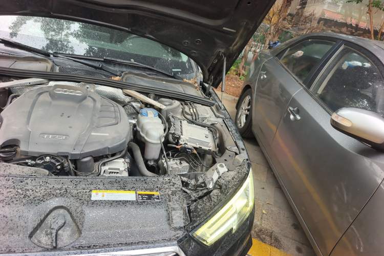 Used Audi A4L 2018 30th Anniversary Edition 40 TFSI Fashion Model Engine Bay Left