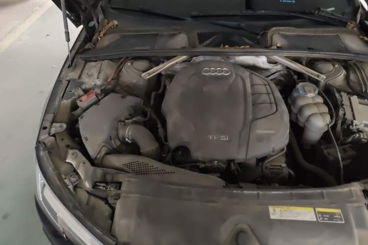 Used Audi A4L 2018 30th Anniversary Edition 40 TFSI Fashion Model Engine Bay Right