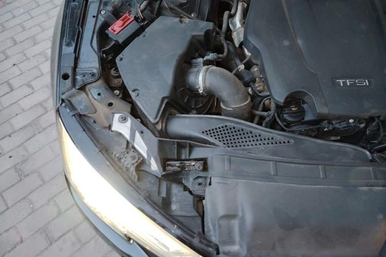 Used Audi A4L 2018 30th Anniversary Edition 40 TFSI Trendy Model Engine Bay Right
