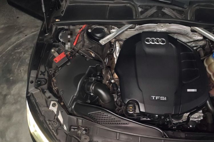 Used Audi A4L 2018 30th Anniversary Edition 40 TFSI Fashion Model Engine Bay Right