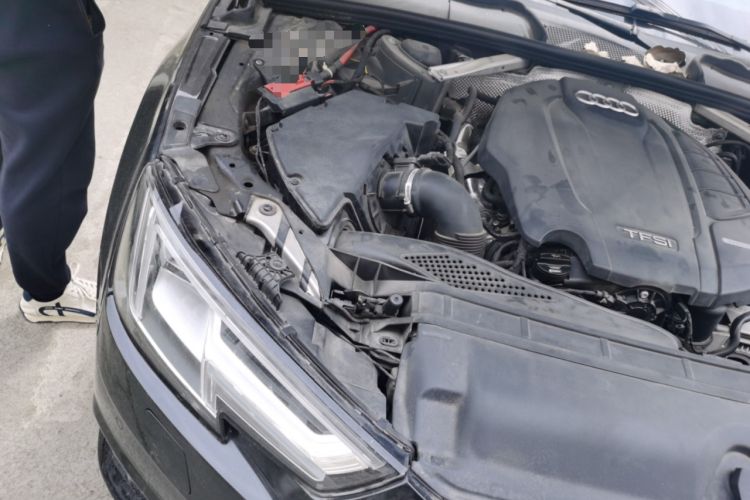Used Audi A4L 2018 30th Anniversary Edition 40 TFSI Trendy Model Engine Bay Right