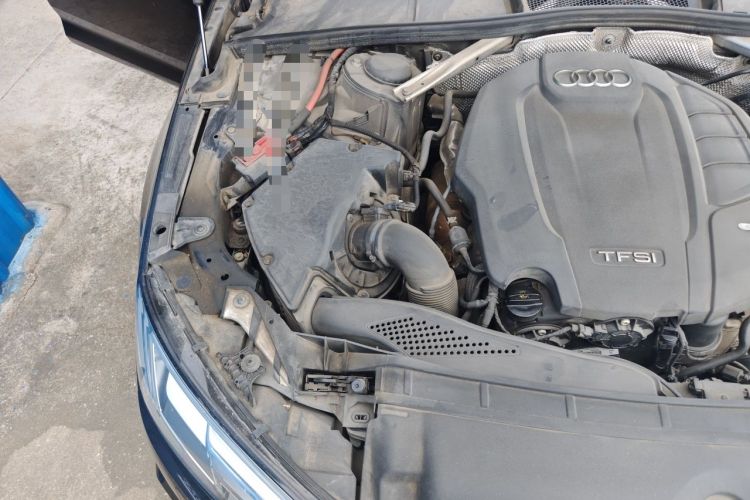 Used Audi A4L 2018 30th Anniversary Edition 40 TFSI Fashion Model Engine Bay Right
