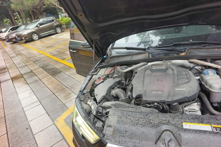 Used Audi A4L 2018 30th Anniversary Edition 40 TFSI Fashion Model Engine Bay Right