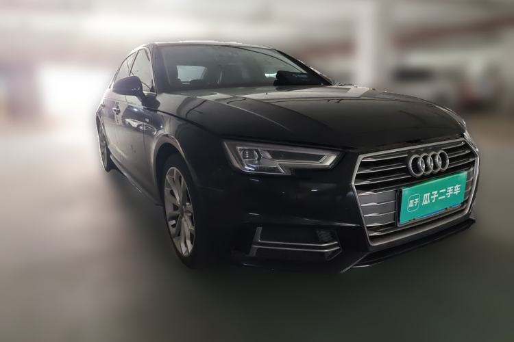 Used Audi A4L 2018 30th Anniversary Edition 40 TFSI Fashion Model Front Right 45 Deg