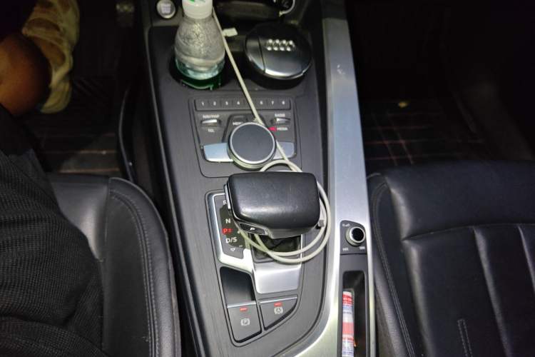 Used Audi A4L 2018 30th Anniversary Edition 40 TFSI Fashion Model Gear Lever
