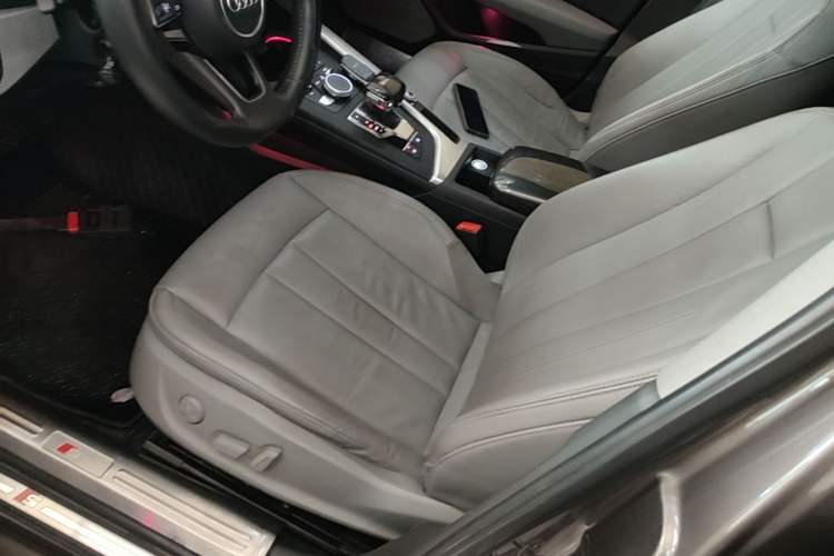 Used Audi A4L 2018 30th Anniversary Edition 40 TFSI Fashion Model Left Front Seat