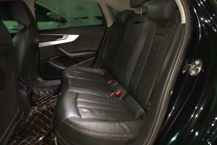 Used Audi A4L 2018 30th Anniversary Edition 40 TFSI Fashion Model Left Rear Seat