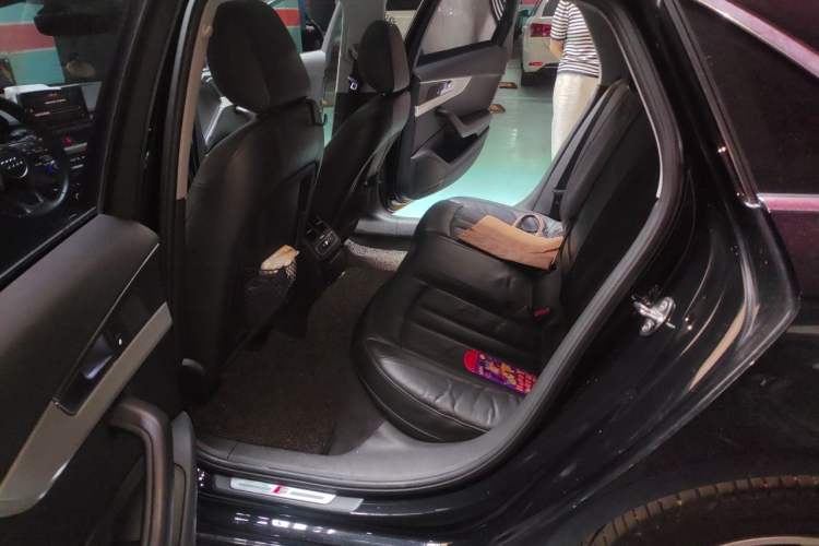 Used Audi A4L 2018 30th Anniversary Edition 40 TFSI Fashion Model Left Rear Seat