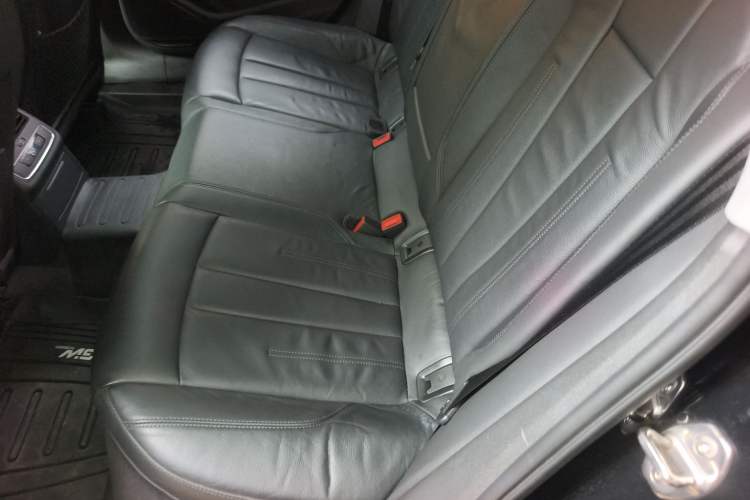 Used Audi A4L 2018 30th Anniversary Edition 40 TFSI Fashion Model Left Rear Seat