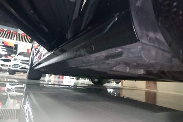 Used Audi A4L 2018 30th Anniversary Edition 40 TFSI Fashion Model Left Side Sill