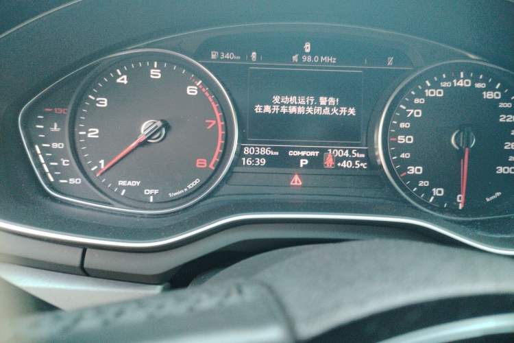 Used Audi A4L 2018 30th Anniversary Edition 40 TFSI Trendy Model Odometer Close Up