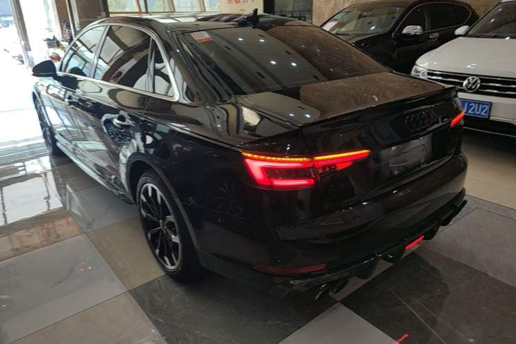 Used Audi A4L 2018 30th Anniversary Edition 40 TFSI Fashion Model Rear Left 45 Deg