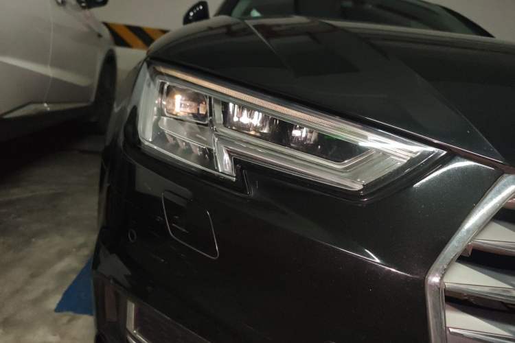 Used Audi A4L 2018 30th Anniversary Edition 40 TFSI Fashion Model Right Front Headlight