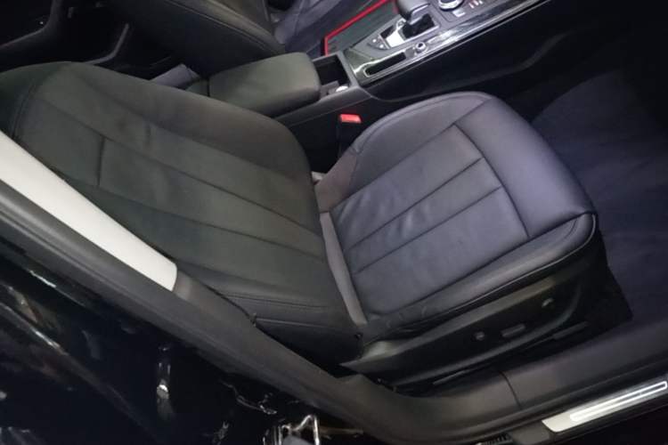 Used Audi A4L 2018 30th Anniversary Edition 40 TFSI Fashion Model Right Front Seat