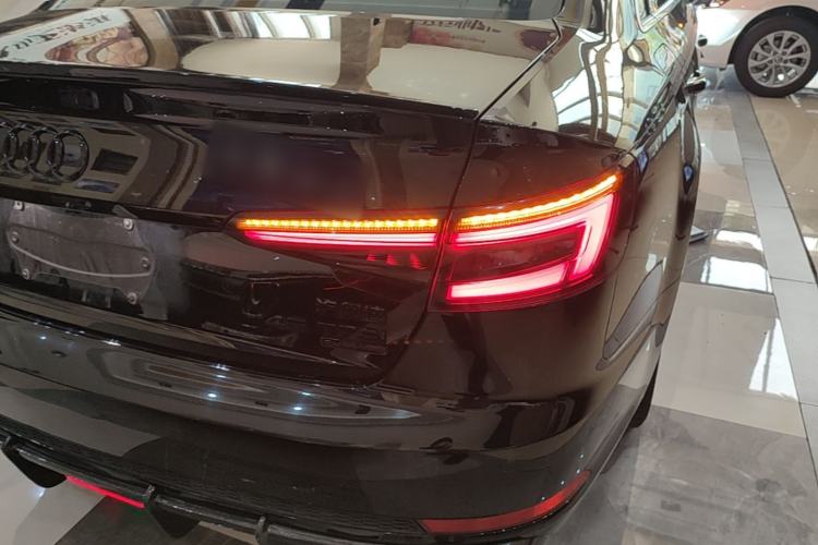 Used Audi A4L 2018 30th Anniversary Edition 40 TFSI Fashion Model Right Rear Taillight