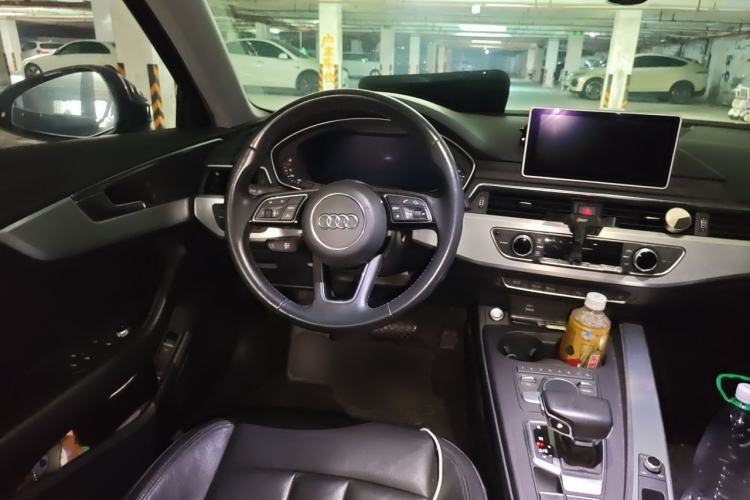 Used Audi A4L 2018 30th Anniversary Edition 40 TFSI Fashion Model Steering Wheel
