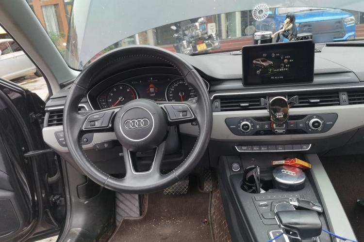 Used Audi A4L 2018 30th Anniversary Edition 40 TFSI Trendy Model Steering Wheel