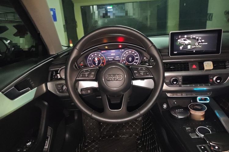 Used Audi A4L 2018 30th Anniversary Edition 40 TFSI Fashion Model Steering Wheel