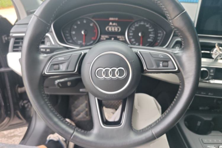 Used Audi A4L 2018 30th Anniversary Edition 40 TFSI Fashion Model Steering Wheel