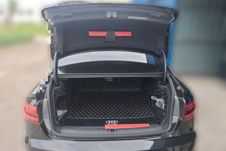 Used Audi A4L 2018 30th Anniversary Edition 40 TFSI Fashion Model Trunk
