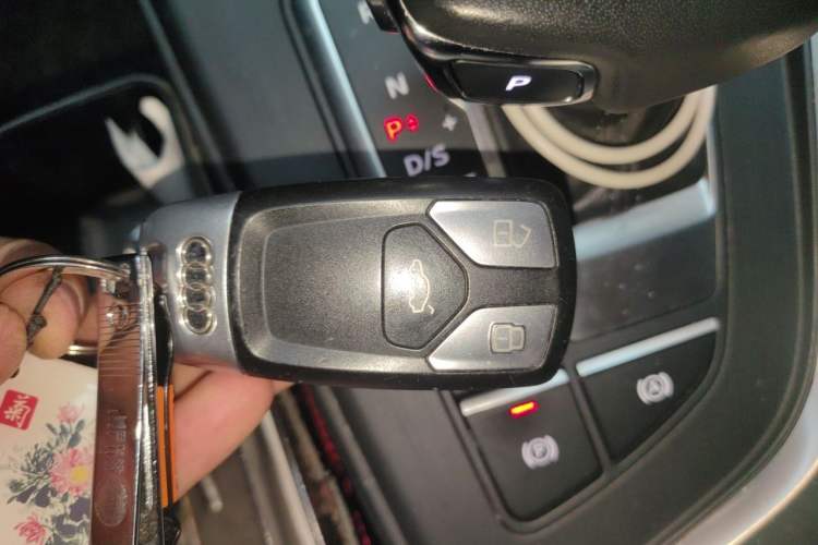Used Audi A4L 2018 30th Anniversary Edition 40 TFSI Fashion Model Vehicle Key