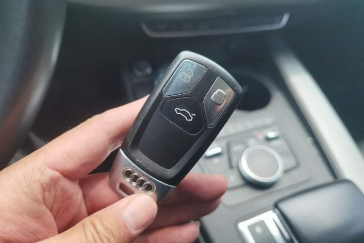 Used Audi A4L 2018 30th Anniversary Edition 40 TFSI Trendy Model Vehicle Key